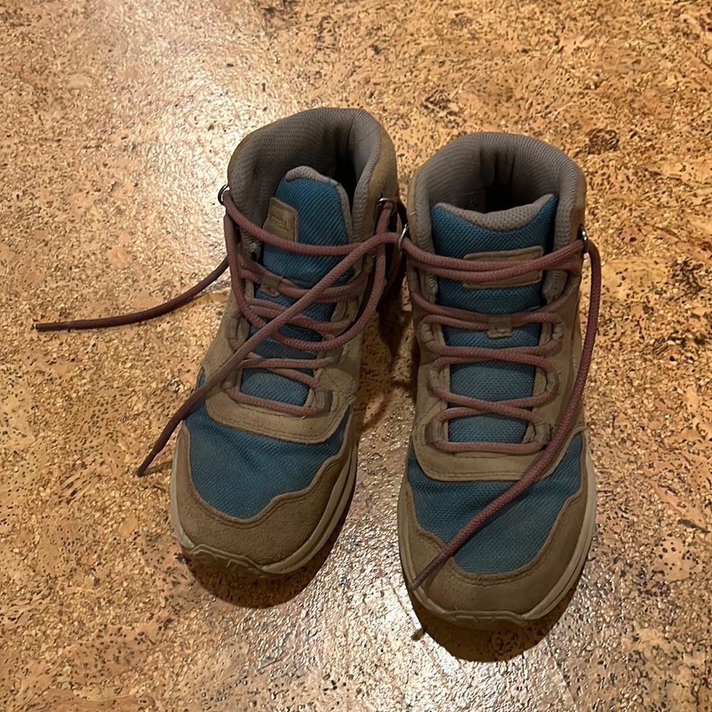 Merrell Hiking Boots Like New-size 3